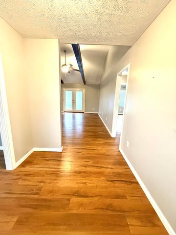 212 S Loop Drive, Stanford, KY 40484