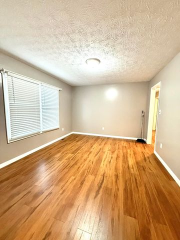 212 S Loop Drive, Stanford, KY 40484