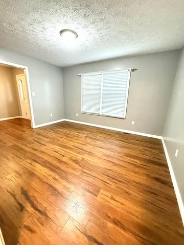 212 S Loop Drive, Stanford, KY 40484