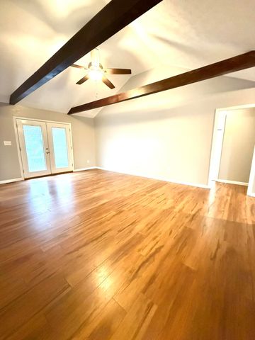 212 S Loop Drive, Stanford, KY 40484