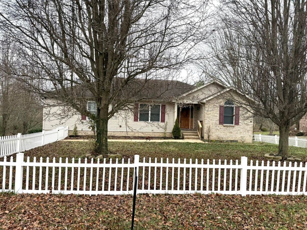 212 S Loop Drive, Stanford, KY 40484