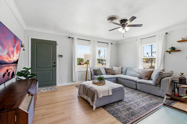 34 E Alpine Ave, Stockton, CA 95204