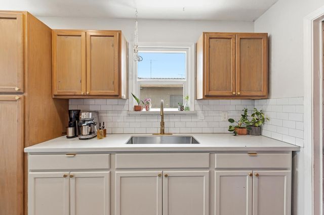 34 E Alpine Ave, Stockton, CA 95204