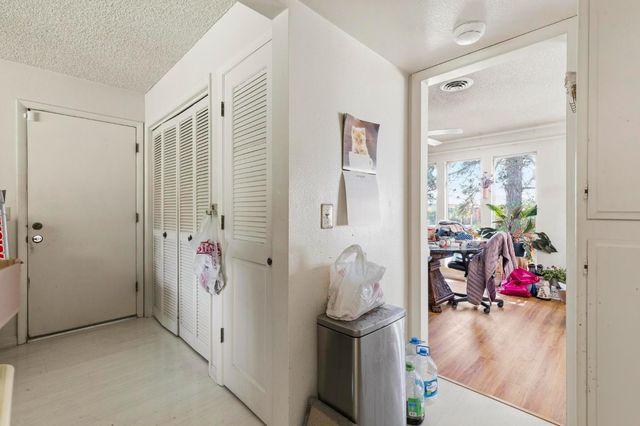 1581 Valley View Dr, Yuba City, CA 95993