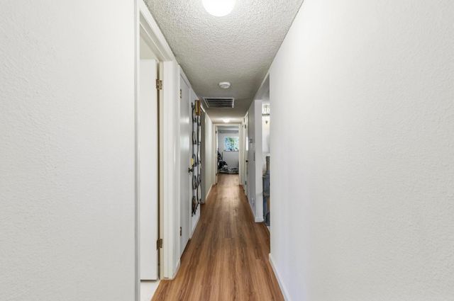 1581 Valley View Dr, Yuba City, CA 95993