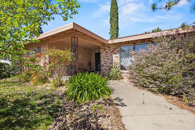 1581 Valley View Dr, Yuba City, CA 95993