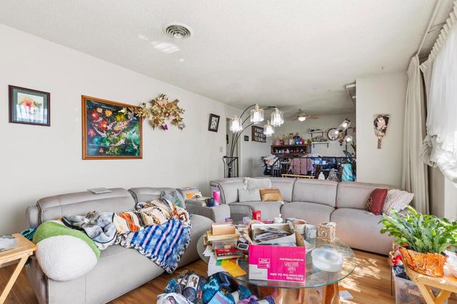 1581 Valley View Dr, Yuba City, CA 95993