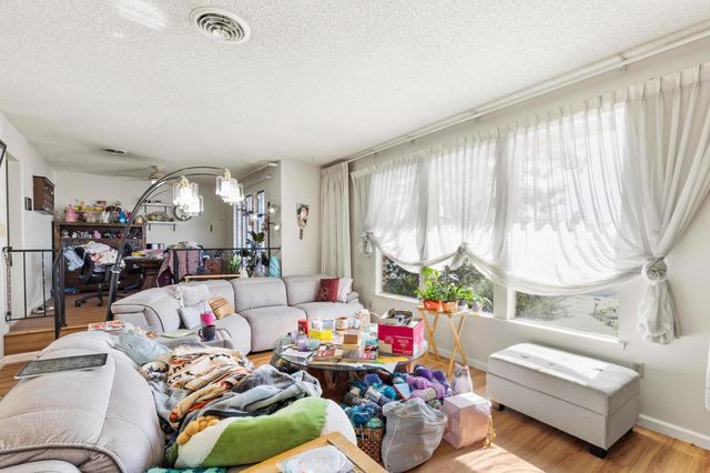 1581 Valley View Dr, Yuba City, CA 95993