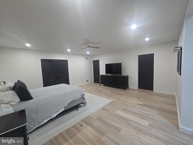 1 BUTTONWOOD LN, Cinnaminson, NJ 08077