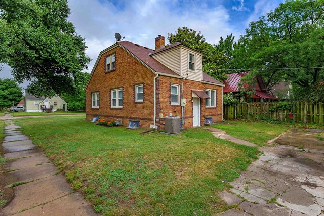 1301 S Greenwood Ave, Wichita, KS 67211