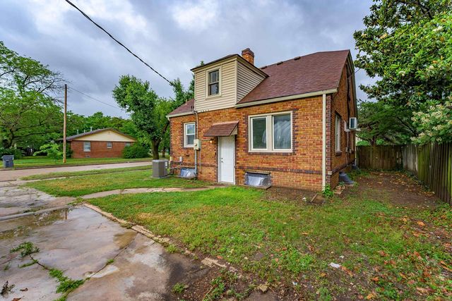 1301 S Greenwood Ave, Wichita, KS 67211