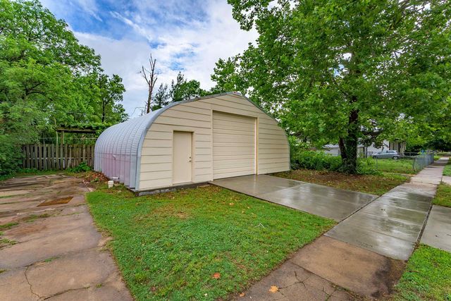 1301 S Greenwood Ave, Wichita, KS 67211