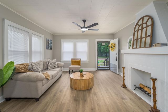1301 S Greenwood Ave, Wichita, KS 67211