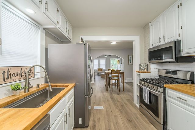 1301 S Greenwood Ave, Wichita, KS 67211