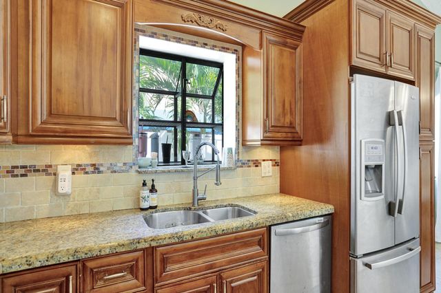 10527 Zurich Street, Cooper City, FL 33026