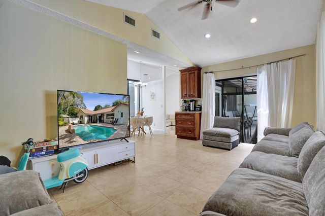 10527 Zurich Street, Cooper City, FL 33026