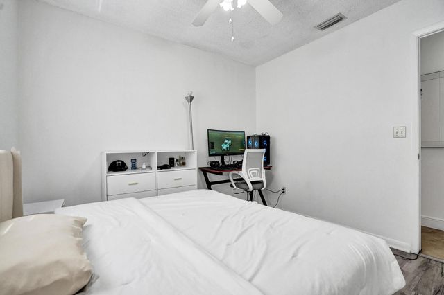 10527 Zurich Street, Cooper City, FL 33026