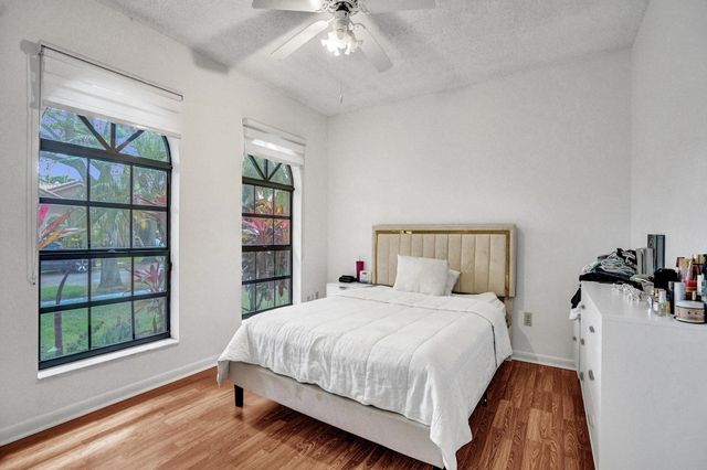 10527 Zurich Street, Cooper City, FL 33026