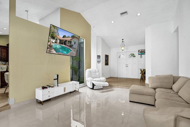 10527 Zurich Street, Cooper City, FL 33026