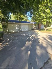 8220 Upham Drive, Mount Pleasant, MI 48858