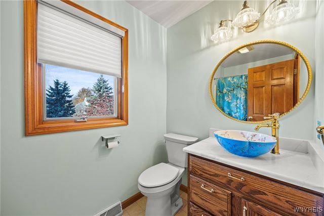 5225 Bridle Path Lane, Lewiston, NY 14092