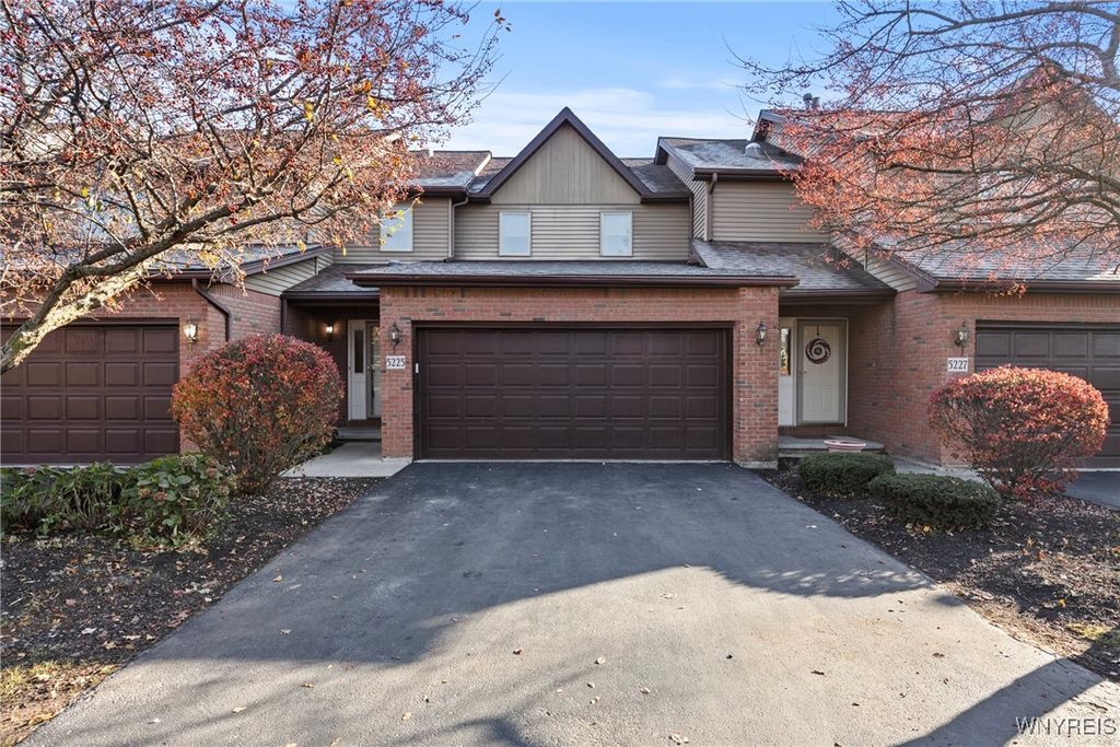 5225 Bridle Path Lane, Lewiston, NY 14092