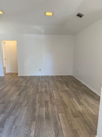 7306 Redfield Drive, Fort Worth, TX 76133