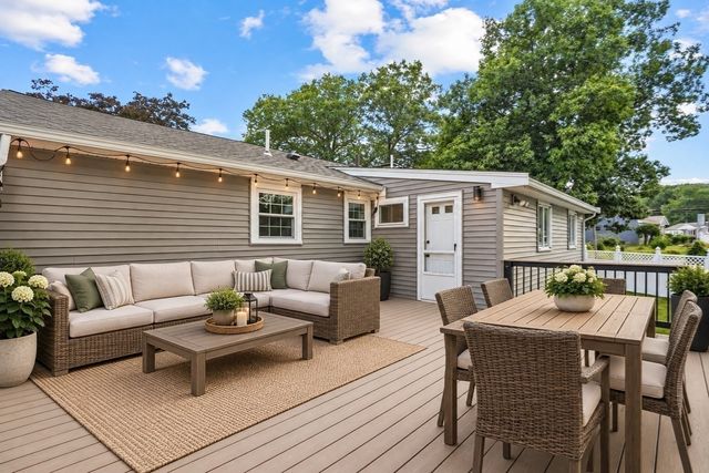 8 Niles Road, Randolph, MA 02368