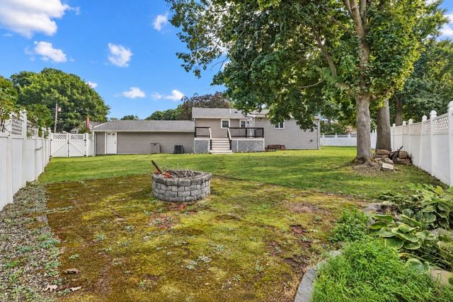 8 Niles Road, Randolph, MA 02368