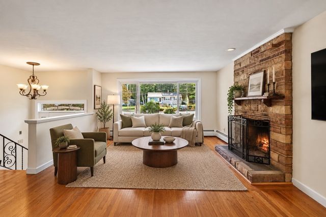 8 Niles Road, Randolph, MA 02368
