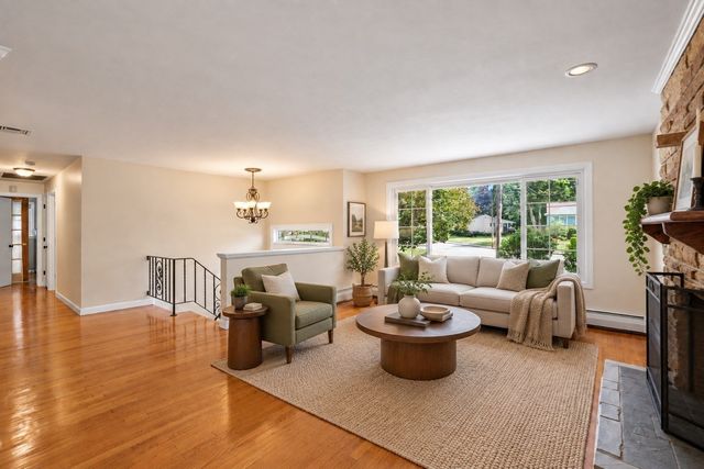 8 Niles Road, Randolph, MA 02368