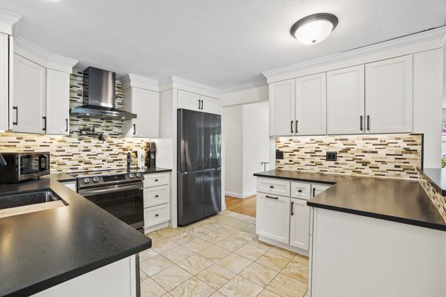 8 Niles Road, Randolph, MA 02368