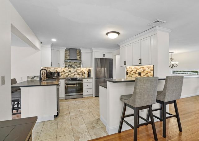 8 Niles Road, Randolph, MA 02368