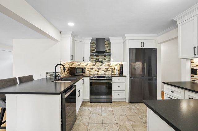 8 Niles Road, Randolph, MA 02368