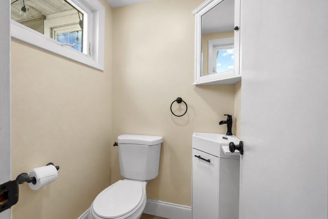 8 Niles Road, Randolph, MA 02368