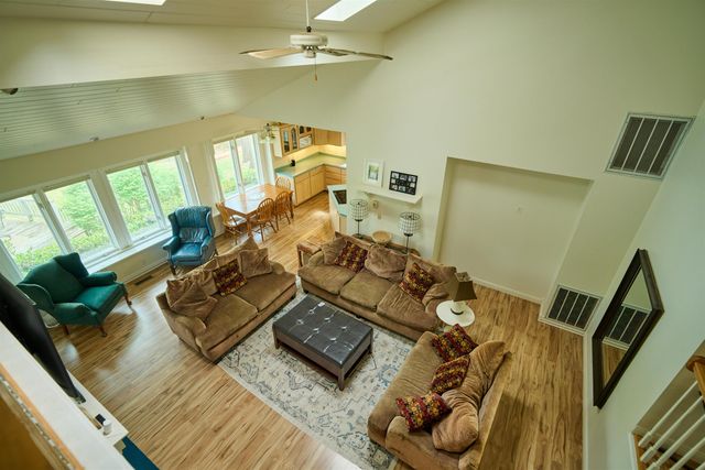 12 Winnebago Ter, Cherokee Village, AR 72529