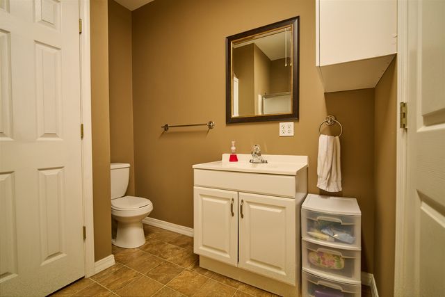 12 Winnebago Ter, Cherokee Village, AR 72529