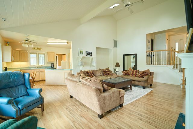 12 Winnebago Ter, Cherokee Village, AR 72529