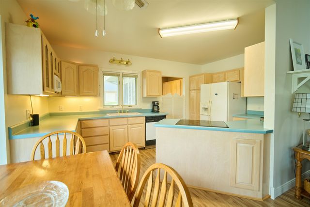 12 Winnebago Ter, Cherokee Village, AR 72529