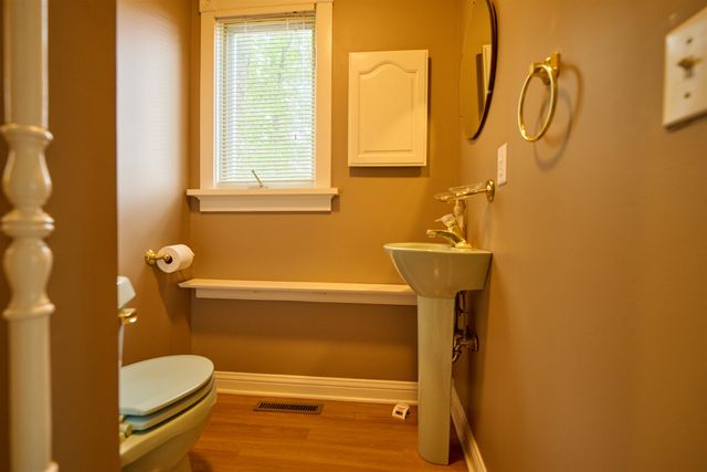 12 Winnebago Ter, Cherokee Village, AR 72529