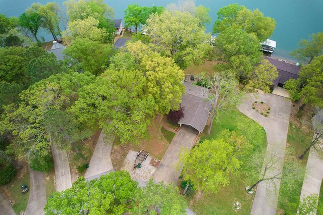 12 Winnebago Ter, Cherokee Village, AR 72529