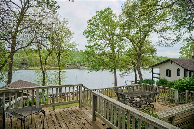 12 Winnebago Ter, Cherokee Village, AR 72529