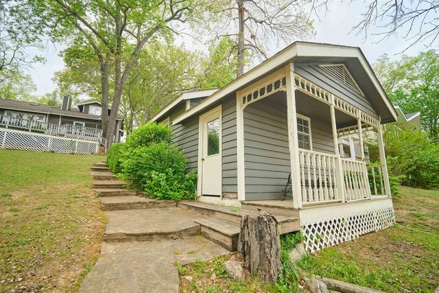 12 Winnebago Ter, Cherokee Village, AR 72529