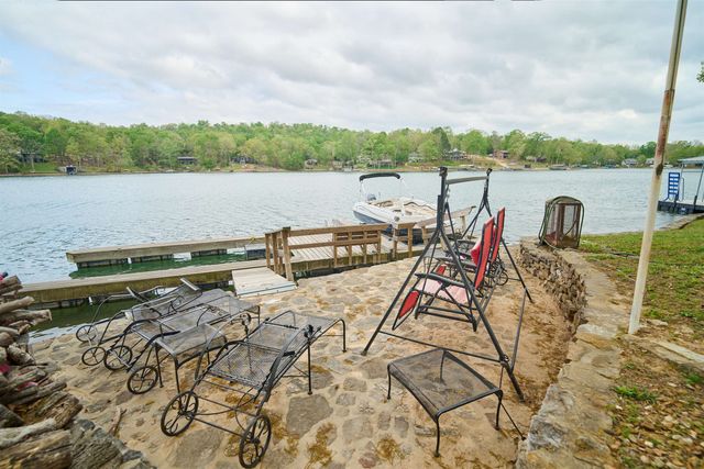 12 Winnebago Ter, Cherokee Village, AR 72529
