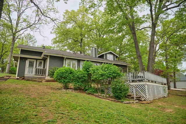 12 Winnebago Ter, Cherokee Village, AR 72529