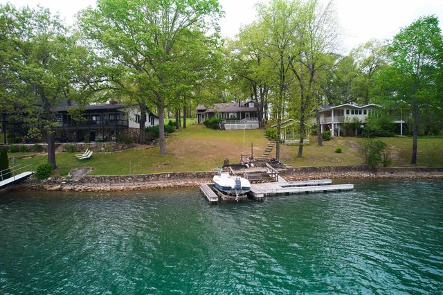 12 Winnebago Ter, Cherokee Village, AR 72529