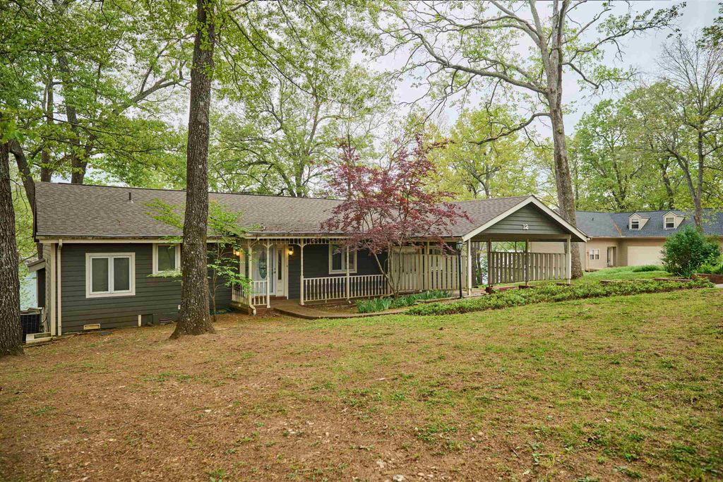 12 Winnebago Ter, Cherokee Village, AR 72529
