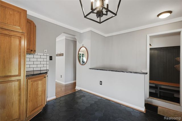 14833 Fairfield Street, Livonia, MI 48154