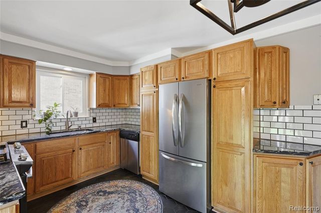 14833 Fairfield Street, Livonia, MI 48154