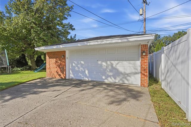 14833 Fairfield Street, Livonia, MI 48154